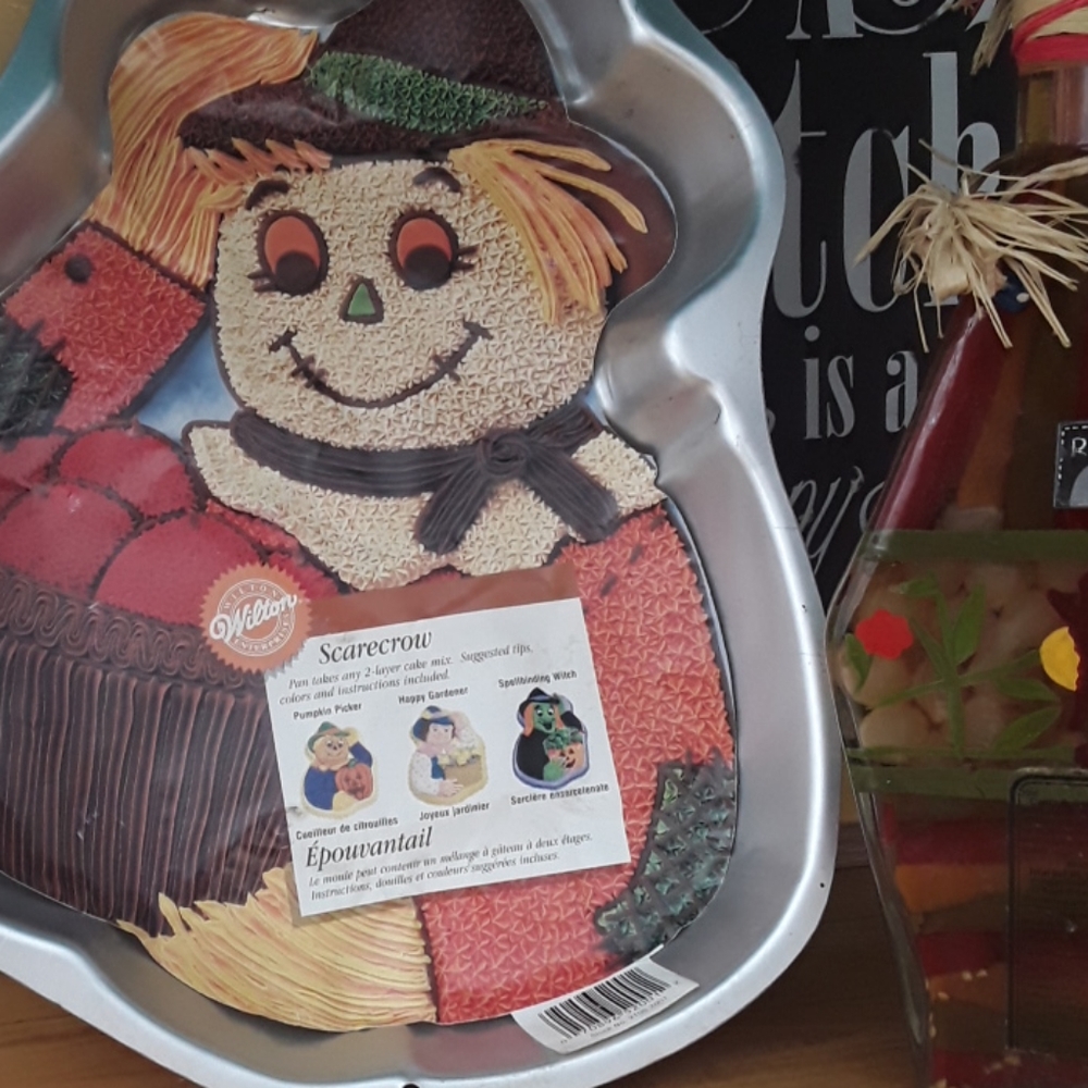 🐦‍⬛ Wilton's Scarecrow Cake Pan NWT